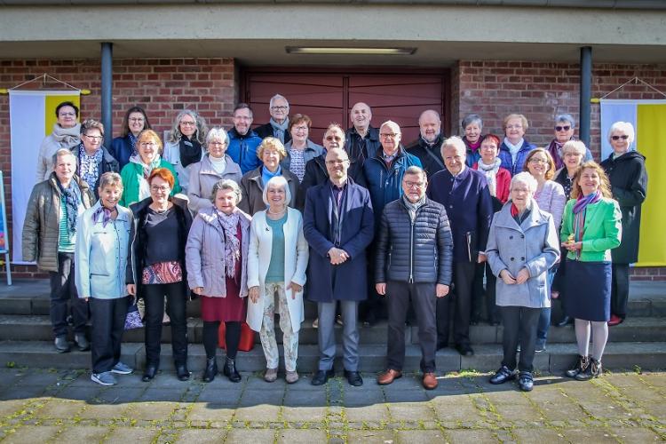 Gruppenfoto vor der Pfarrkirche 2023